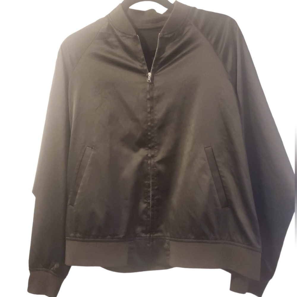 Uniqlo women's lightweight olive green bomber jacket - Picture 2 of 6